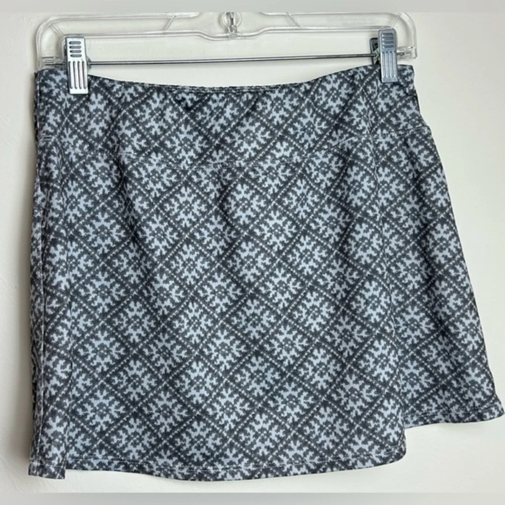 Athleta skirt size